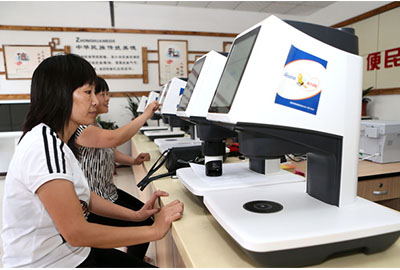 蓋章也要高科技 英泰“智能蓋章機”亮相山東即墨